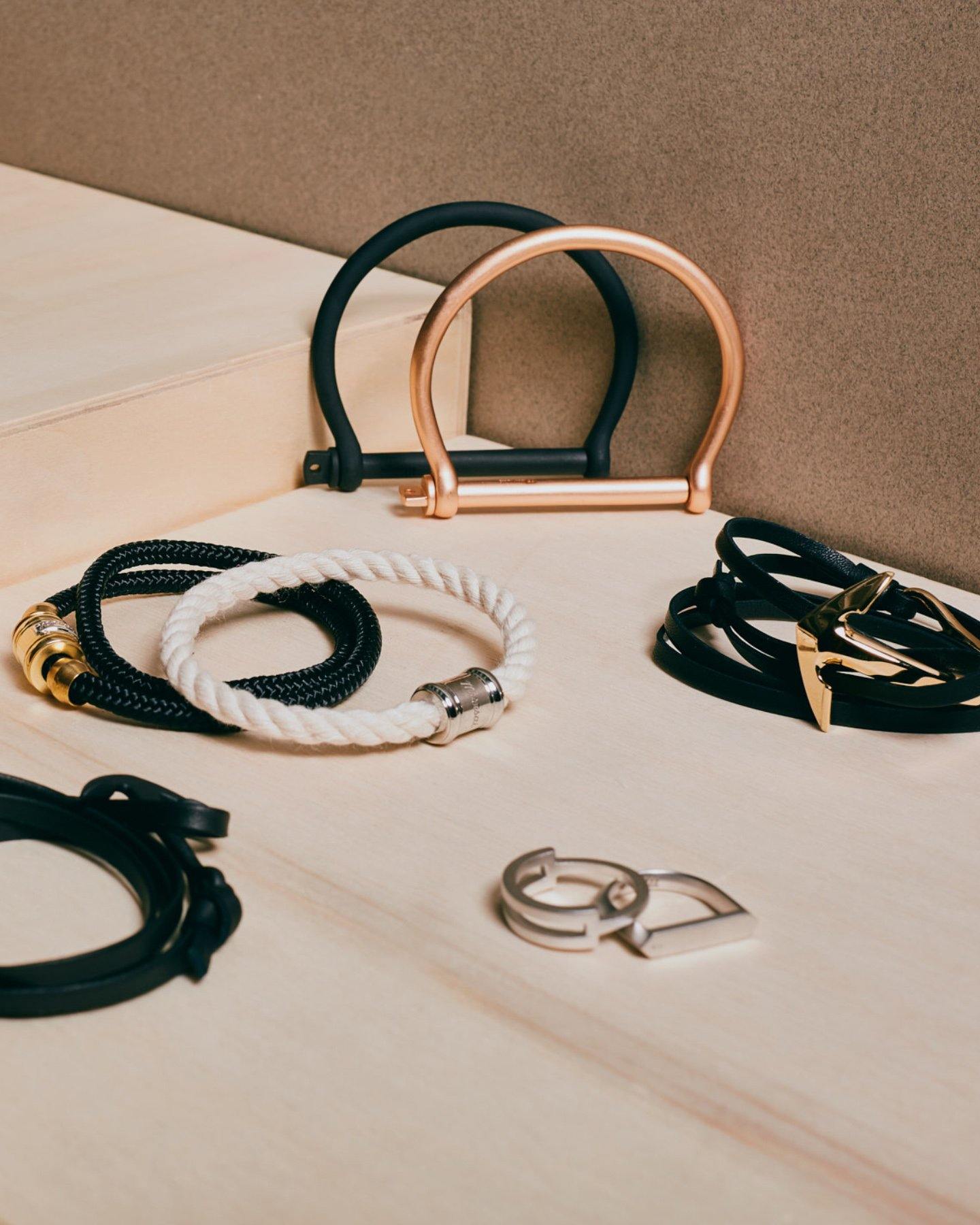 Jewelry, Beauty & More - Selective Seconds Fashion Resale