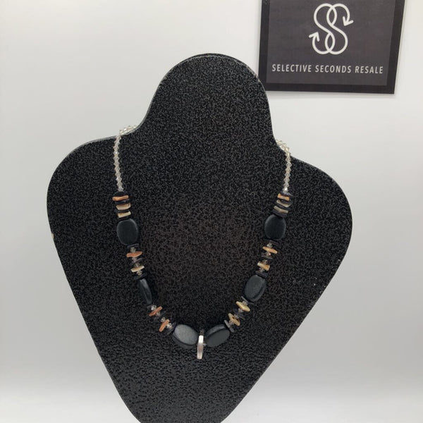 silvertone 3 pc black wooden bead w/shells