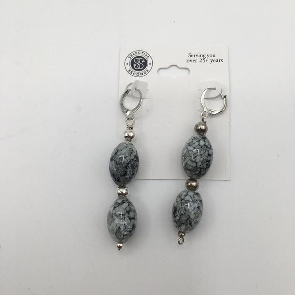 Gray and white marble beaded earring