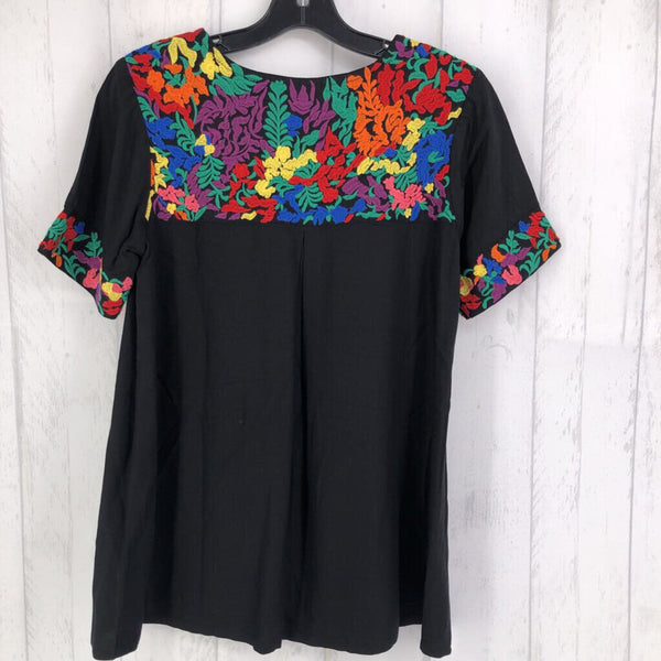 R85 S s/s embroidered top
