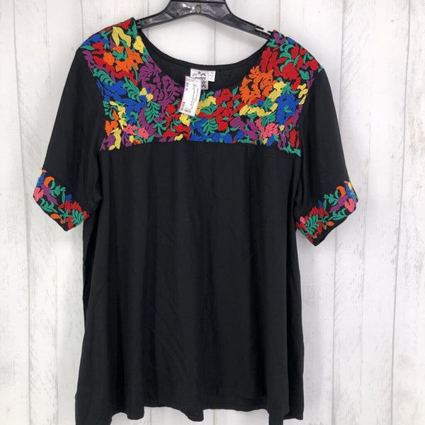 R85 1x s/s embroidered top