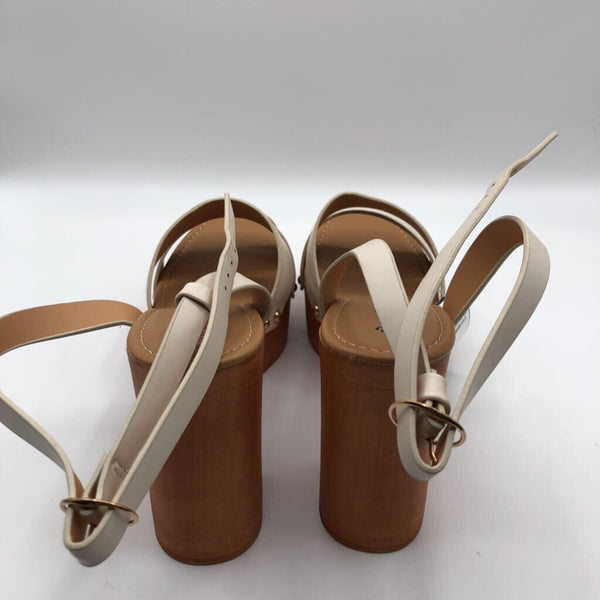 9 wood heel stud sandal