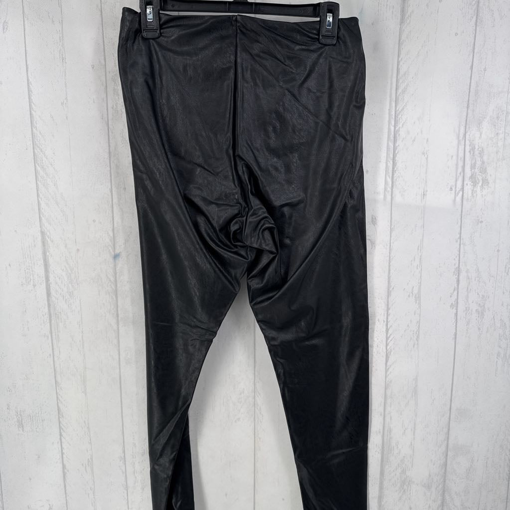 XL faux leather leggings