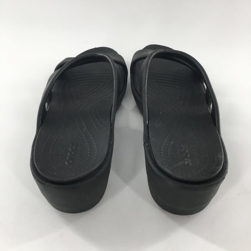 11 Strappy wedge heel sandal