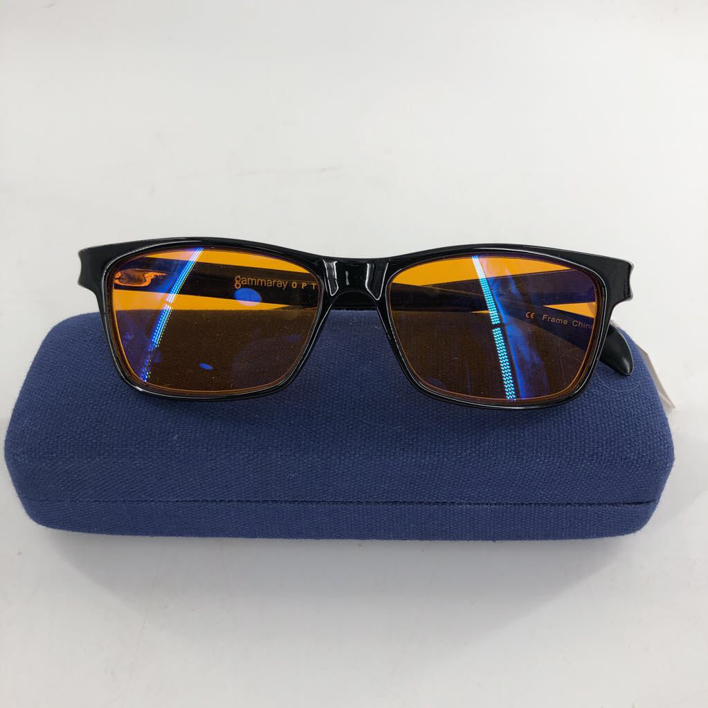 Blue light blocking eyewear