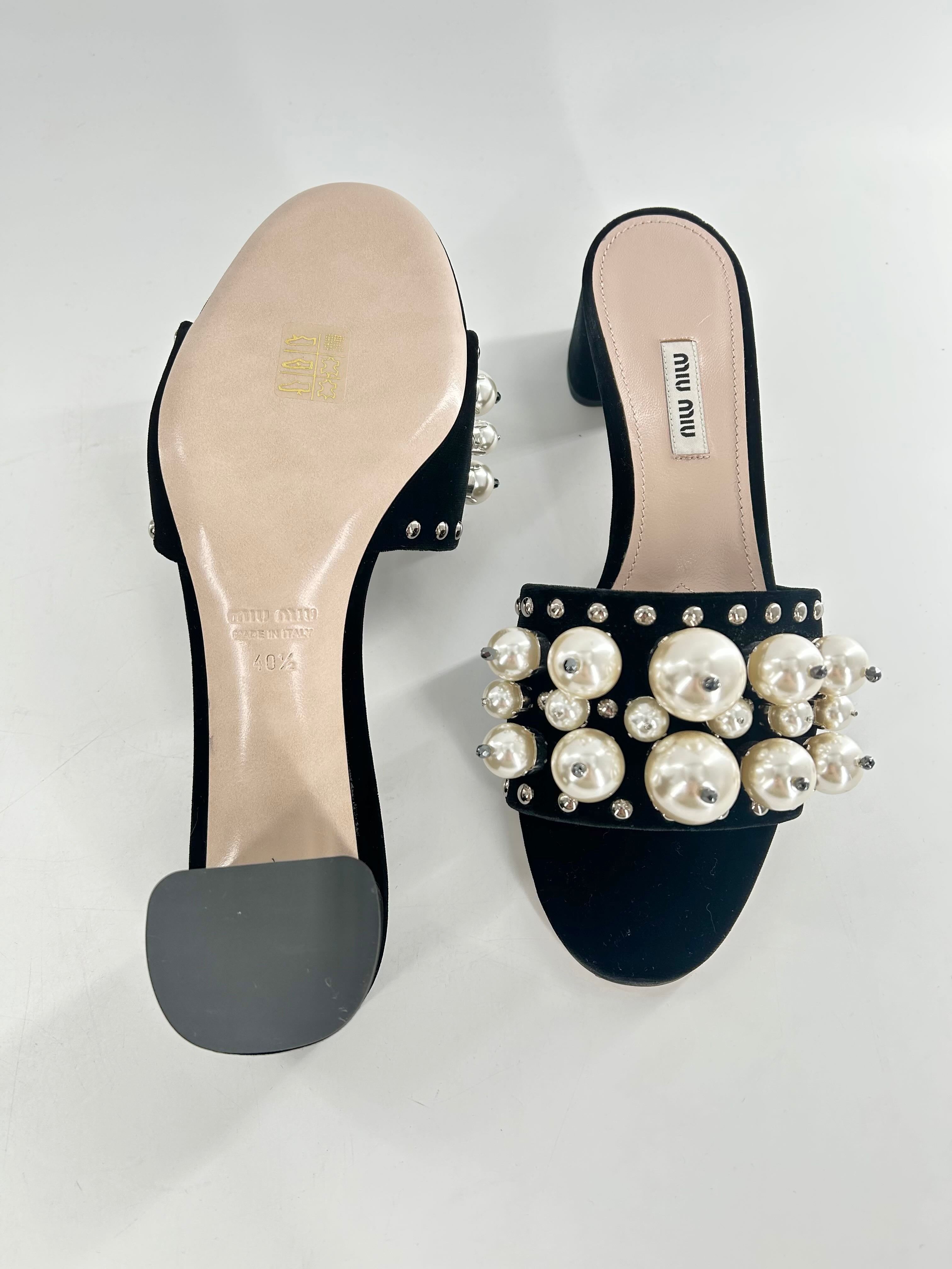 10.5 pearl velvet clogs