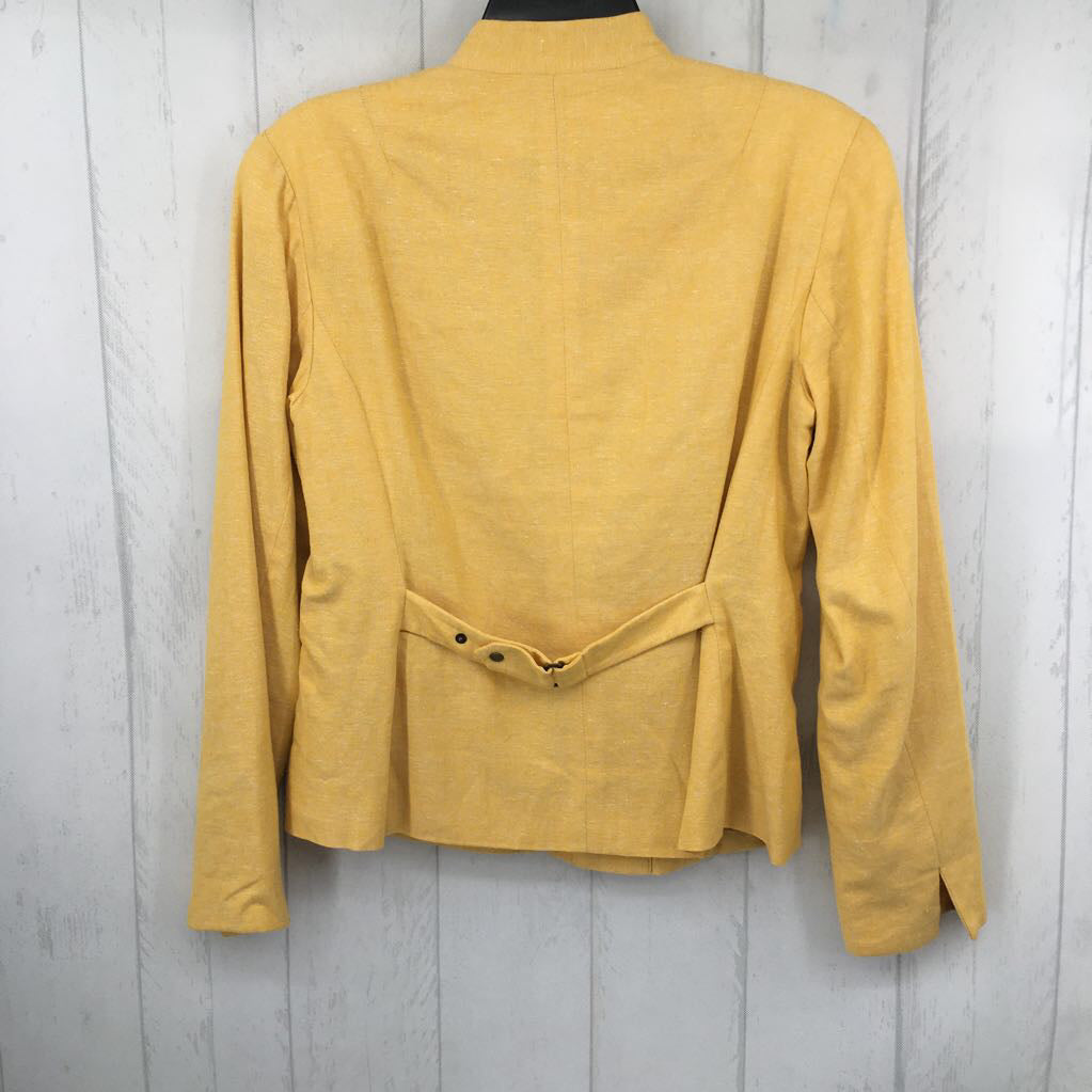 8 Linen blend blazer