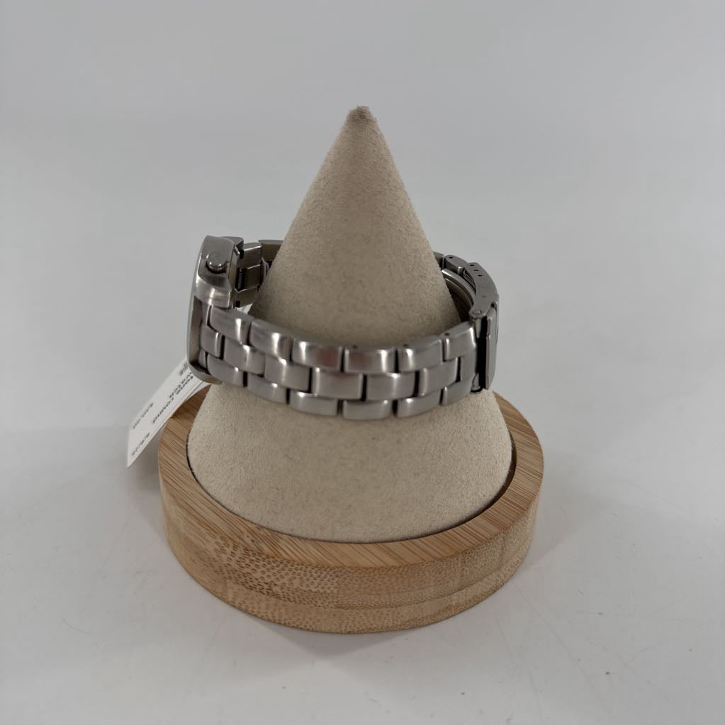 silvertone round face watch