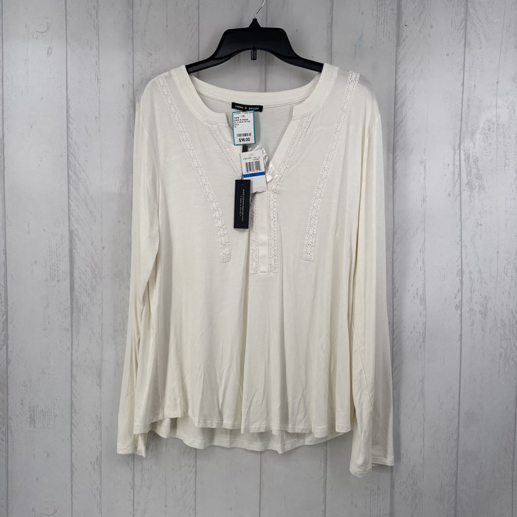 XL v-neck l/s top