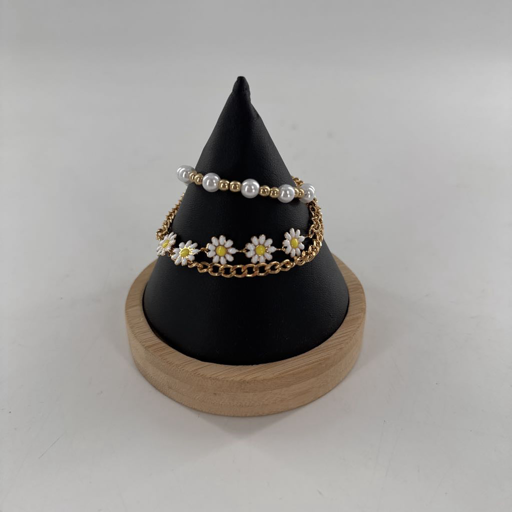 daisy & pearl bracelet stack