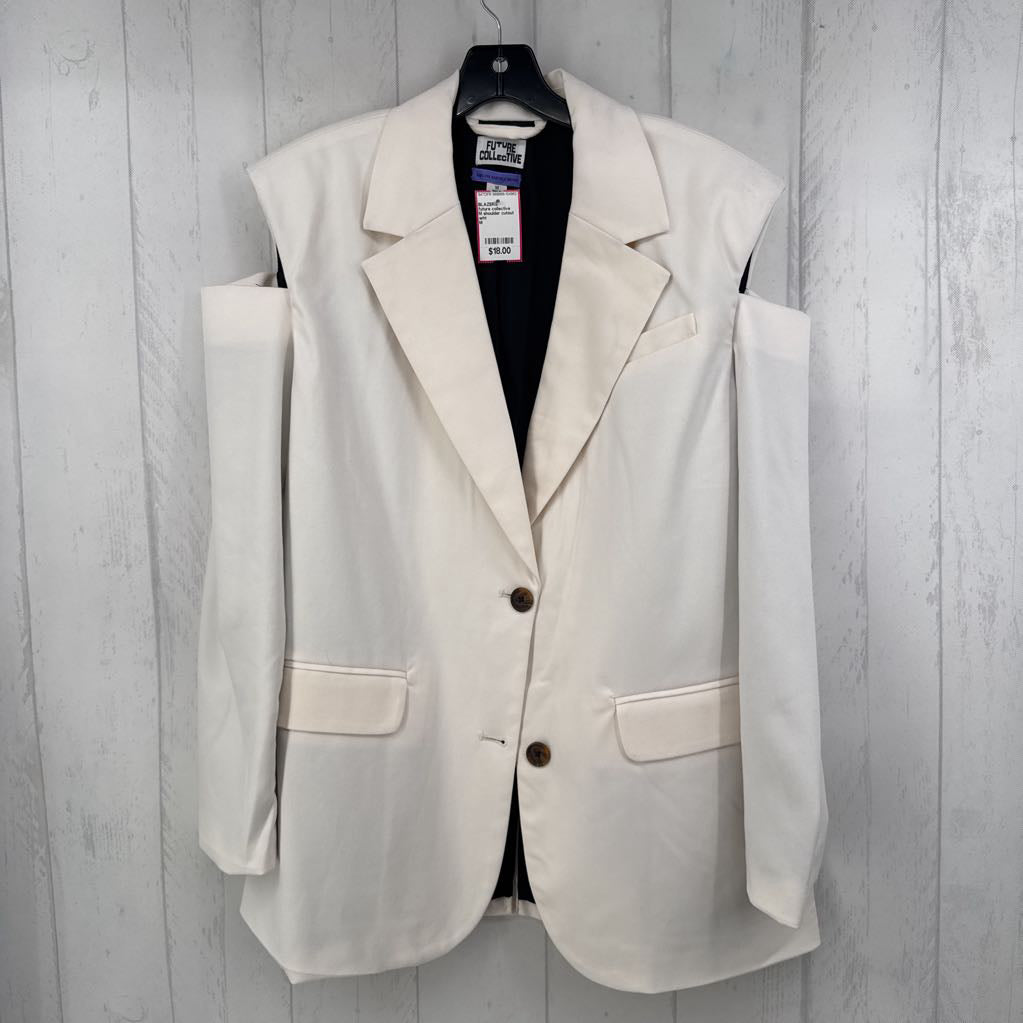 M shoulder cutout button blazer