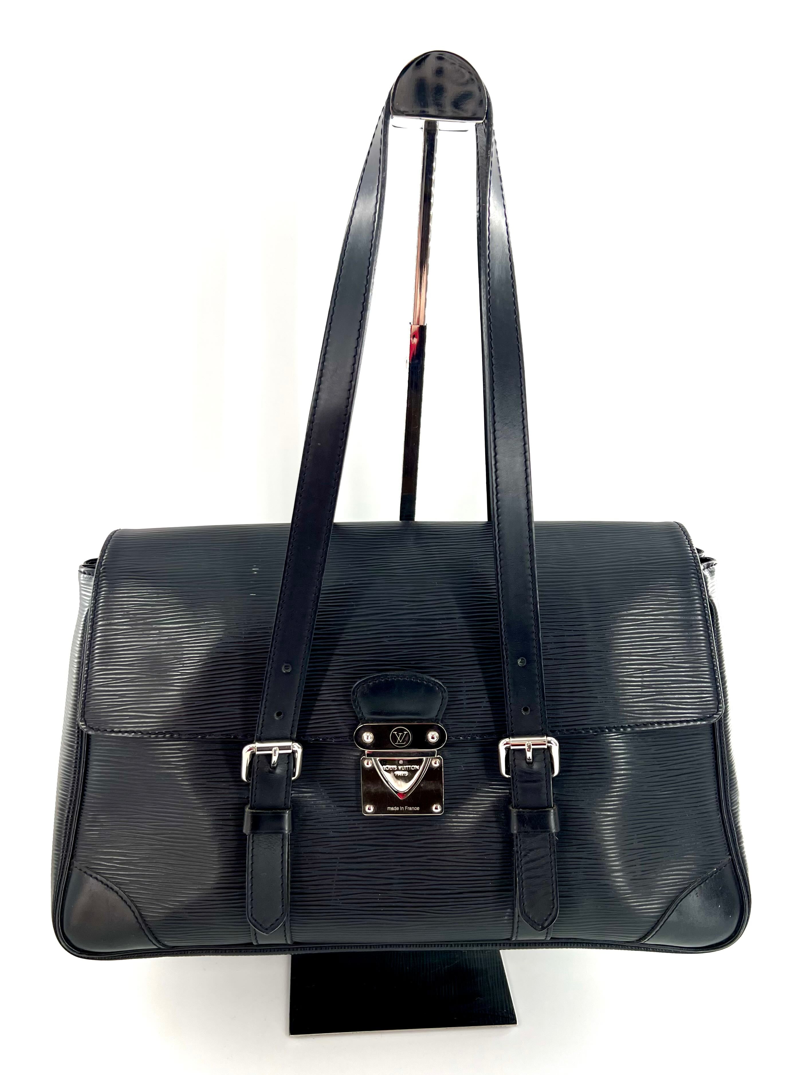 Louis Vuitton Epi Leather Segur Shoulder - snap-flap w/ clip clasp closure mm