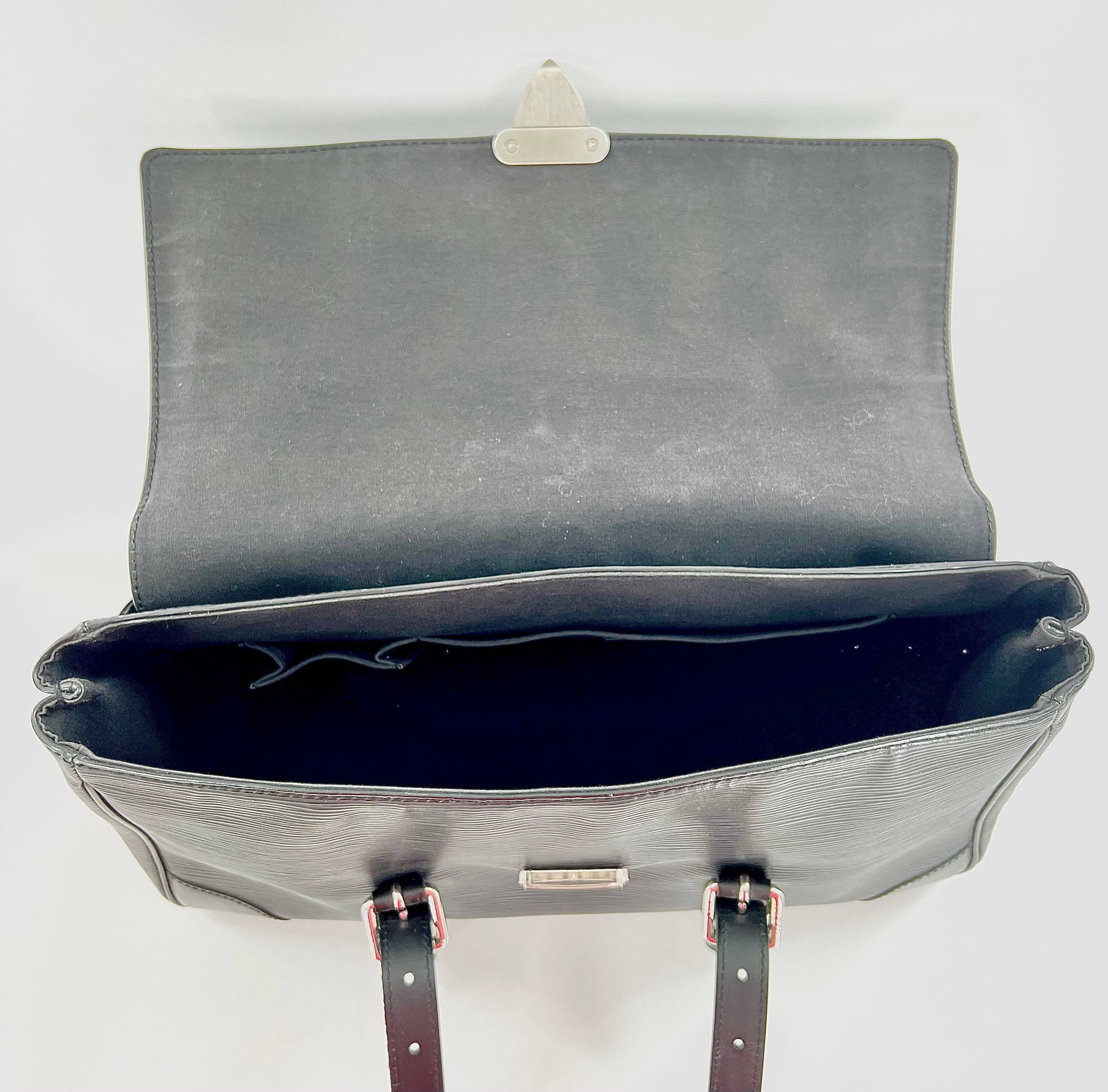 Louis Vuitton Epi Leather Segur Shoulder - snap-flap w/ clip clasp closure mm