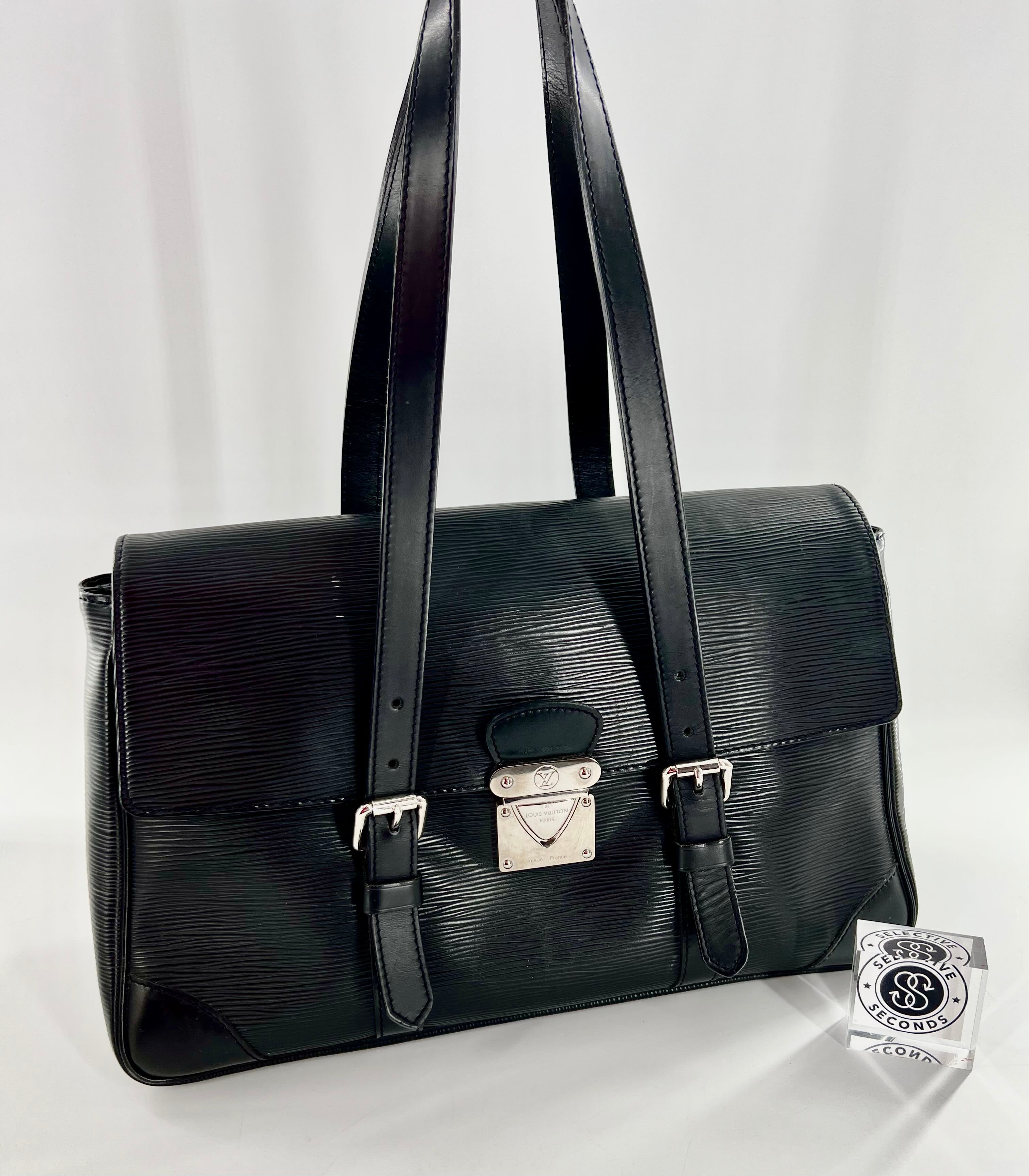 Louis Vuitton Epi Leather Segur Shoulder - snap-flap w/ clip clasp closure mm
