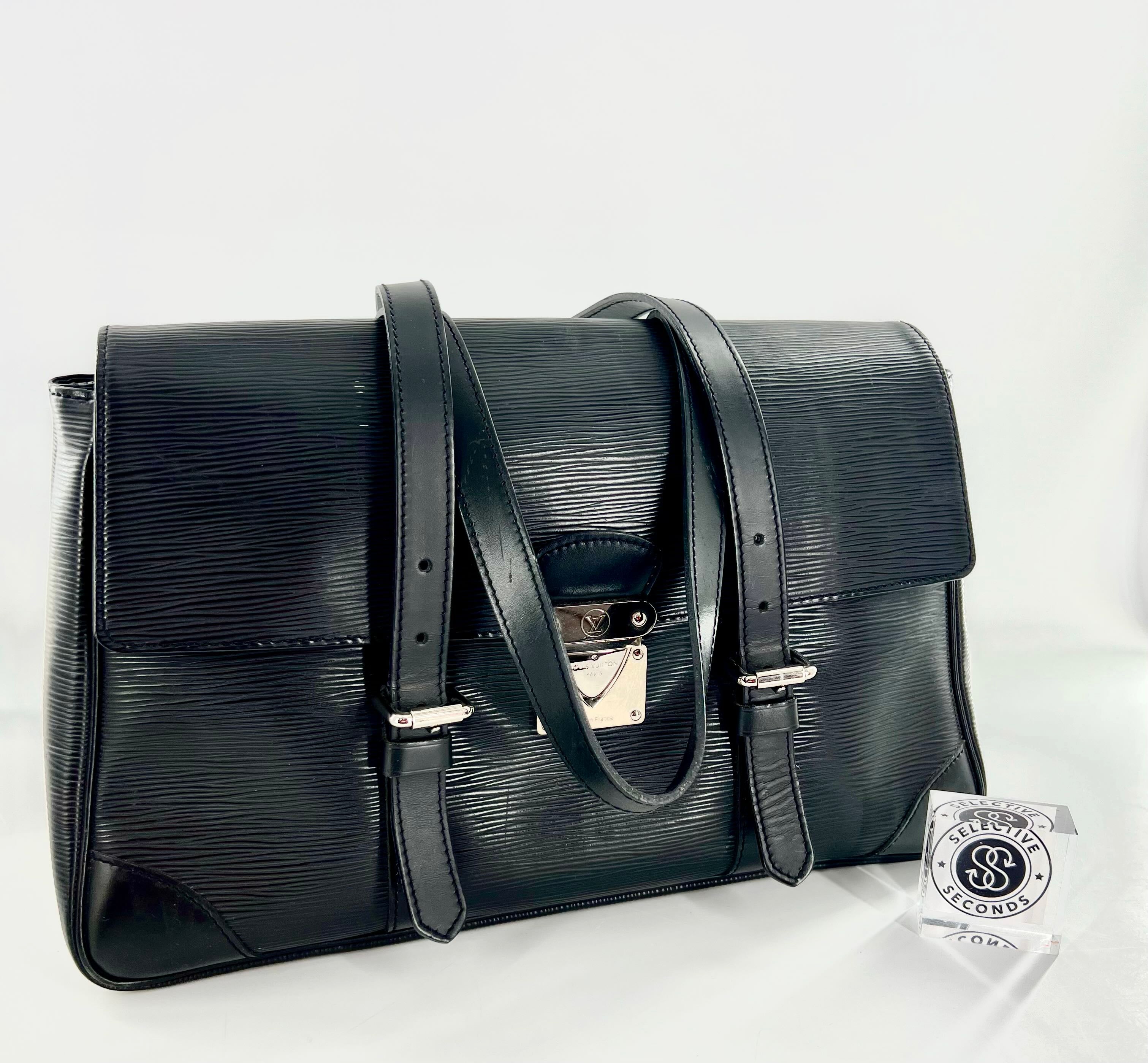 Louis Vuitton Epi Leather Segur Shoulder - snap-flap w/ clip clasp closure mm