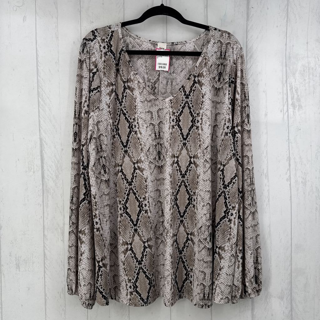 3X snakeskin print v-neck l/s tunic