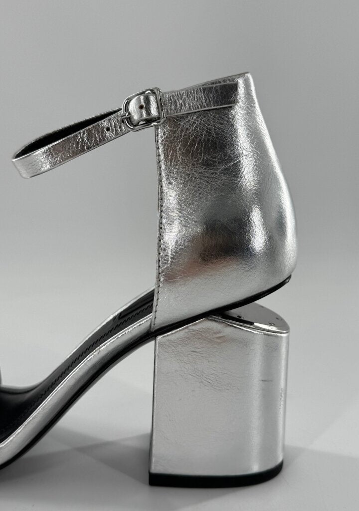 R595 6.5 cut out heel sandals