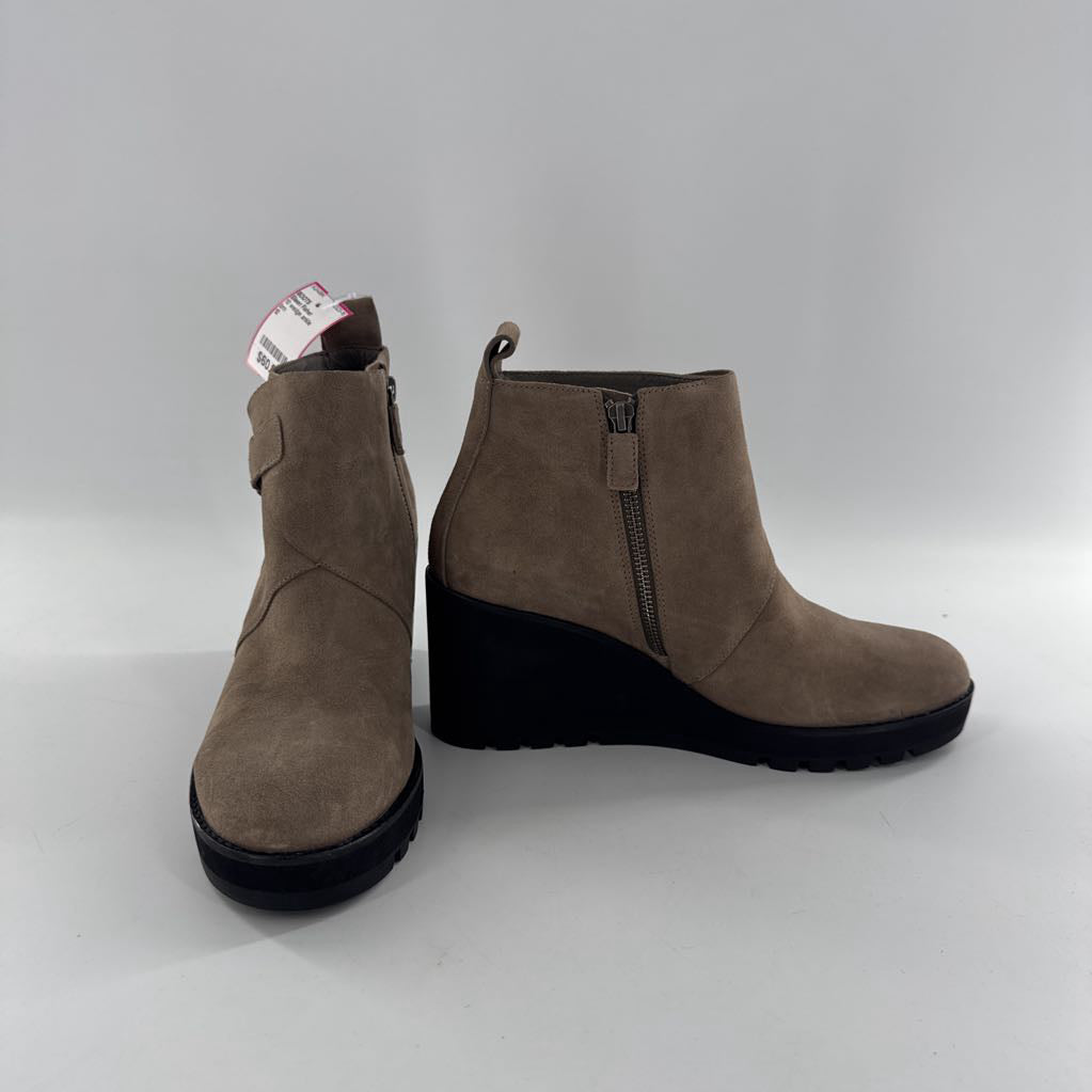 10 wedge ankle booties