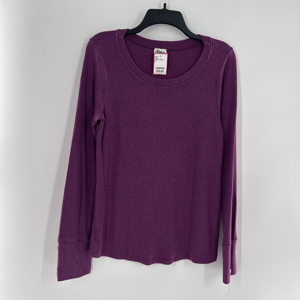 L button detail ribbed l/s top