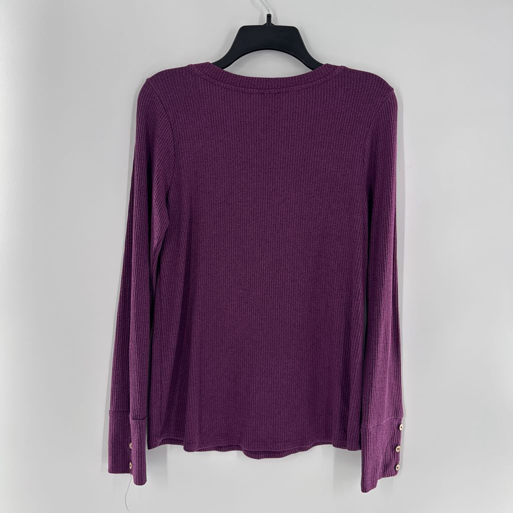 L button detail ribbed l/s top