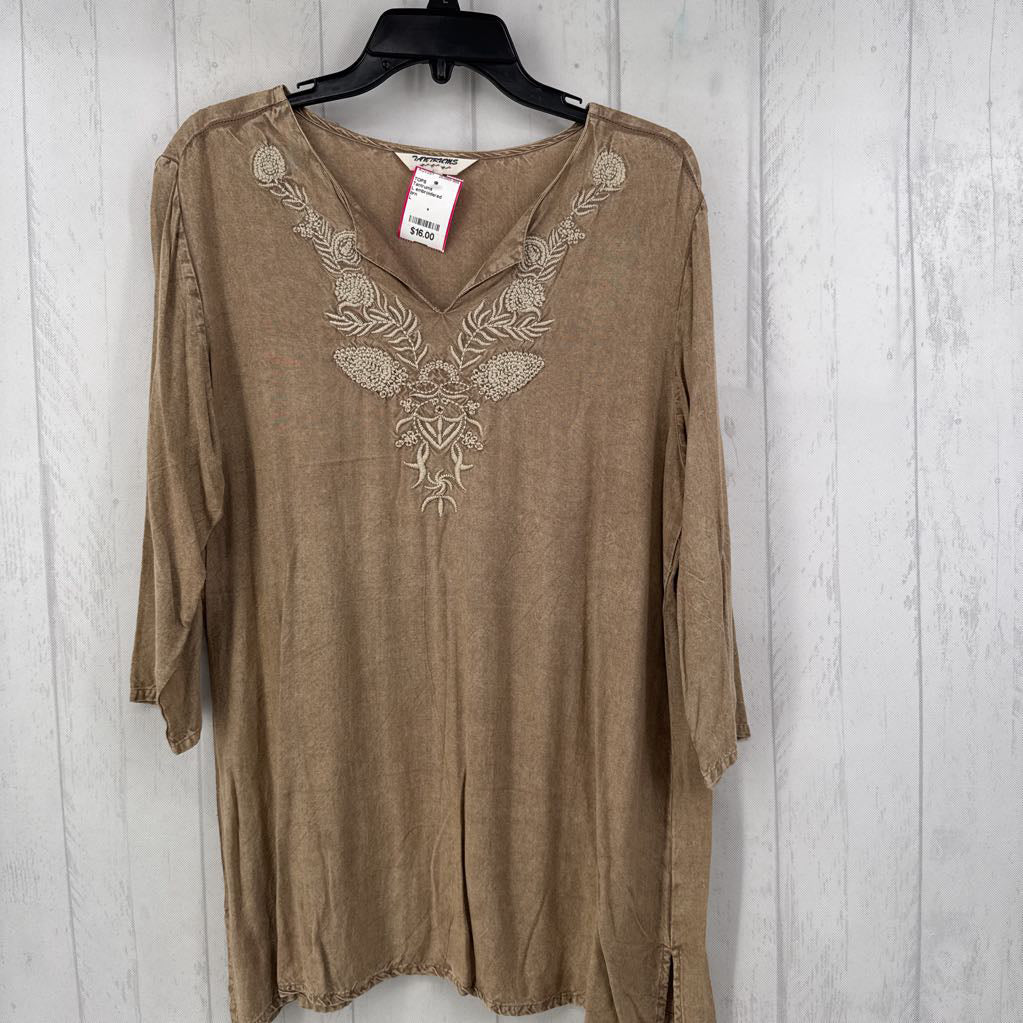 L embroidered notch neck 3/4 slv tunic