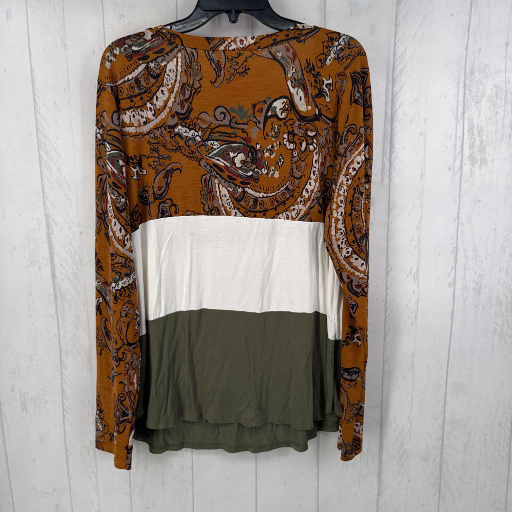 XL v-neck paisley print colorblock l/s top