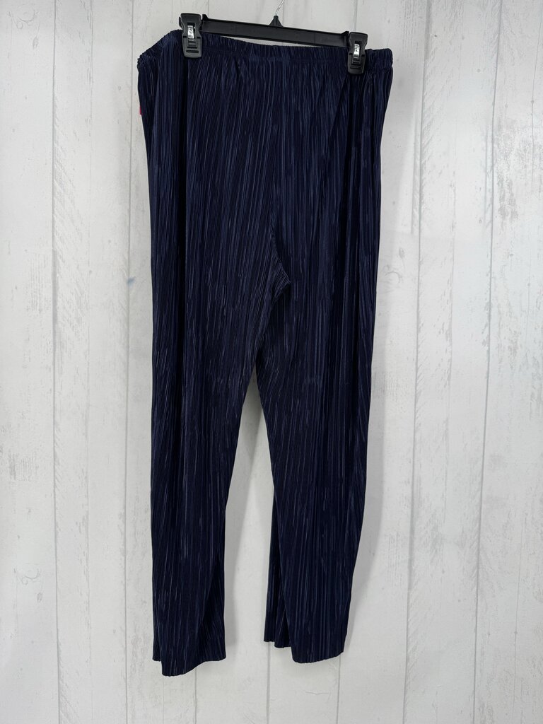 XL pleated pull-on pant