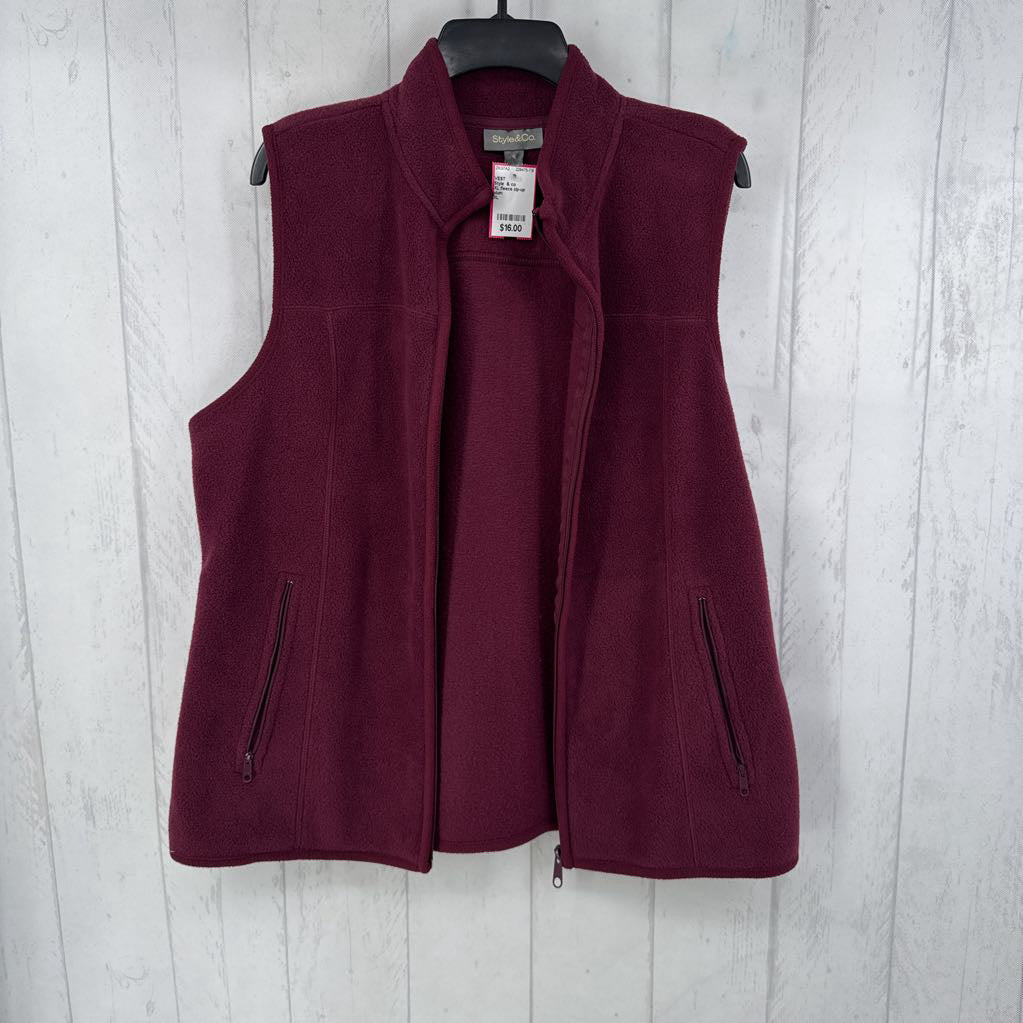 XL fleece zip-up vest