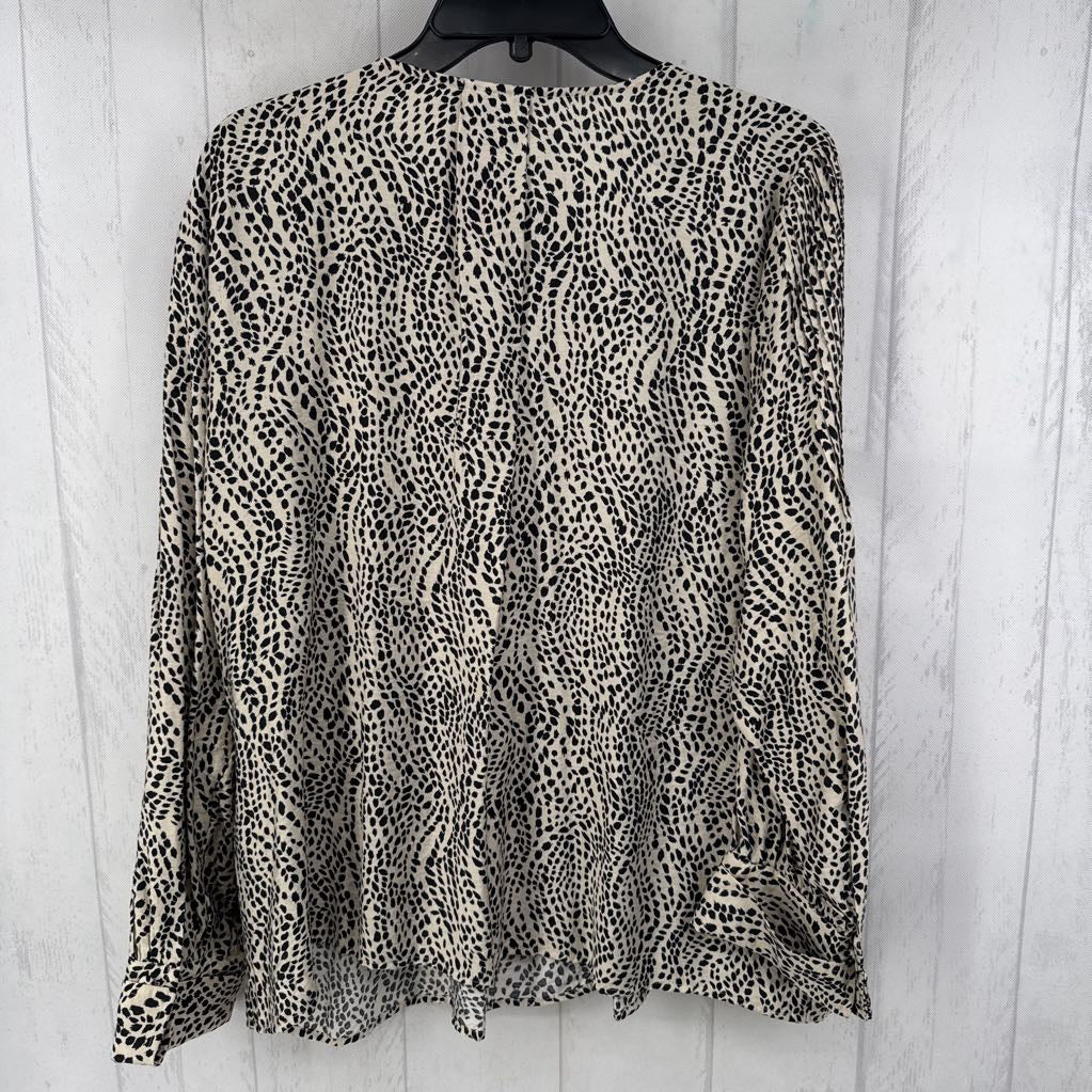 XL animal print button down l/s top
