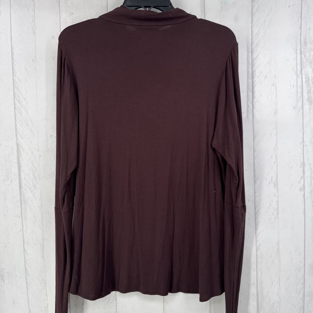 XL l/s t-neck top