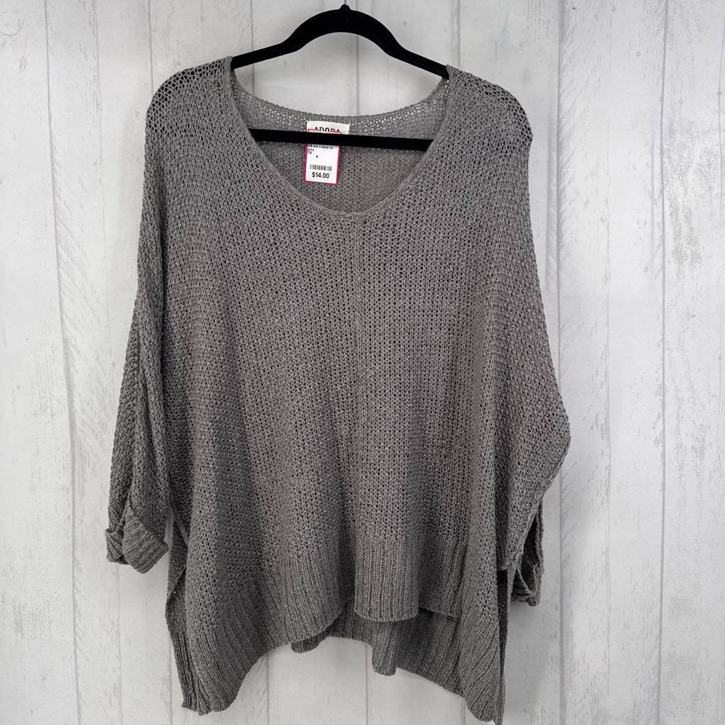 OS s/s v-neck hi-low top