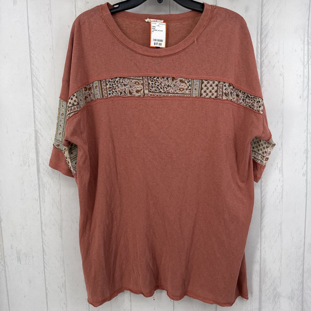 L paisley accent s/s tee