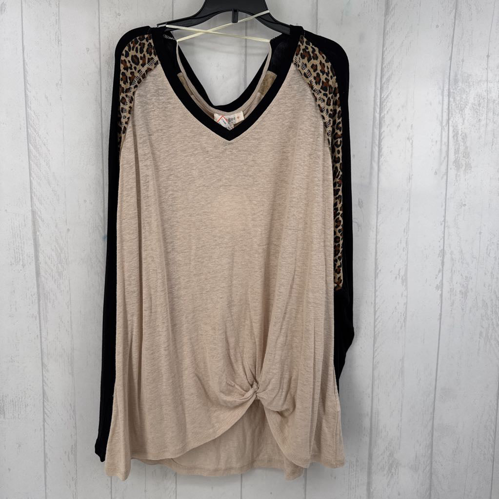 XL gathered hem w/animal print l/s tee
