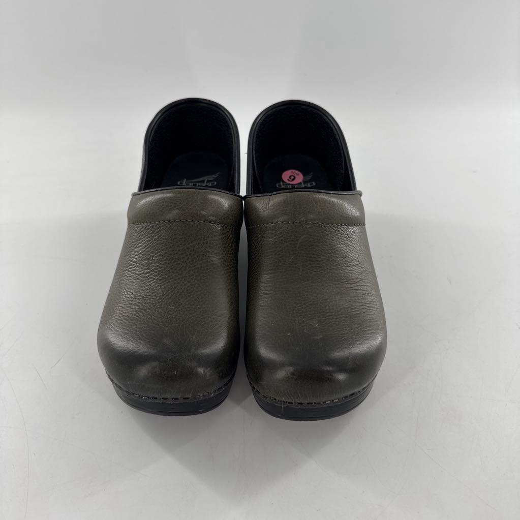 9 leather slip-on clogs