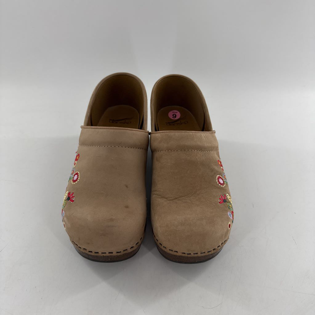 9 flo embroidered slip-on clogs