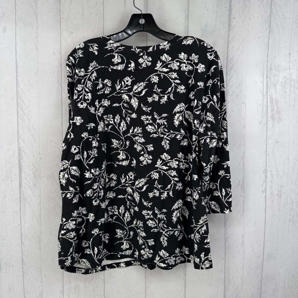 XL flo print v-neck 3/4 slv top