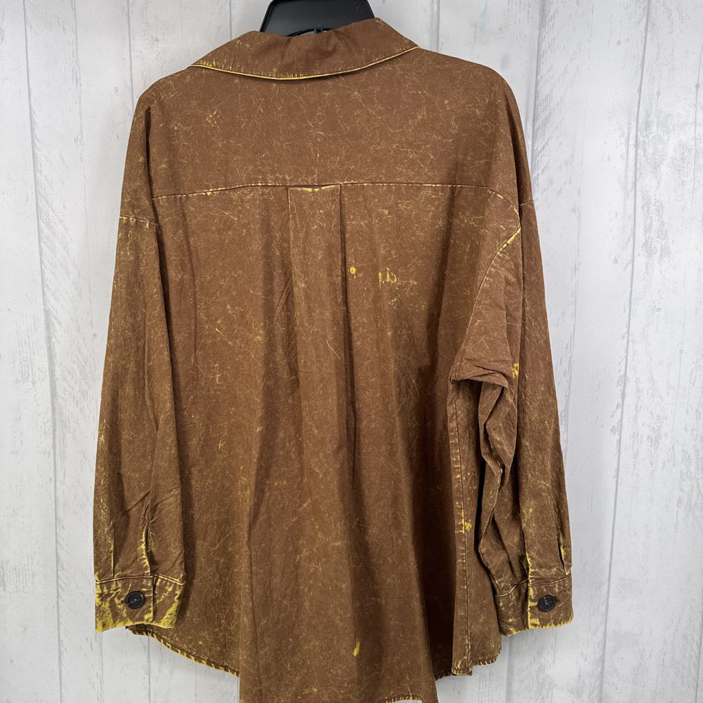 XL acid wash button down l/s top