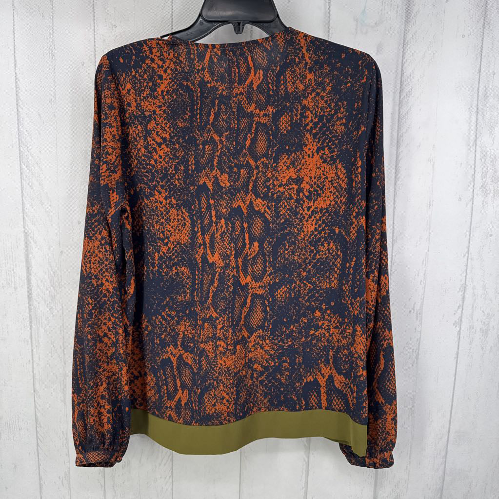 M snakeskin print crossover tie front l/s top