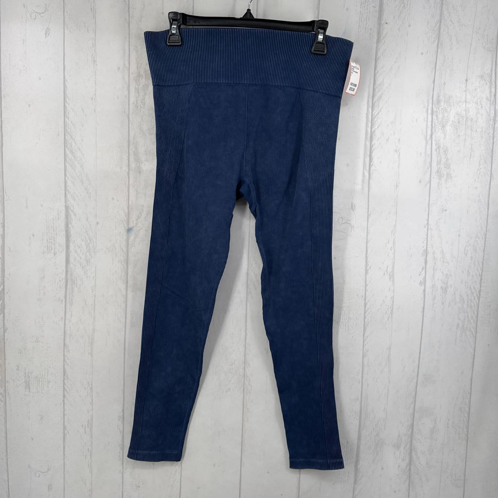 L hi-rise ribbed legging