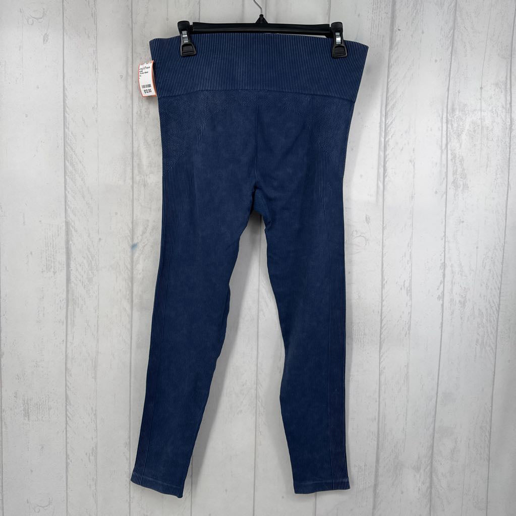 L hi-rise ribbed legging