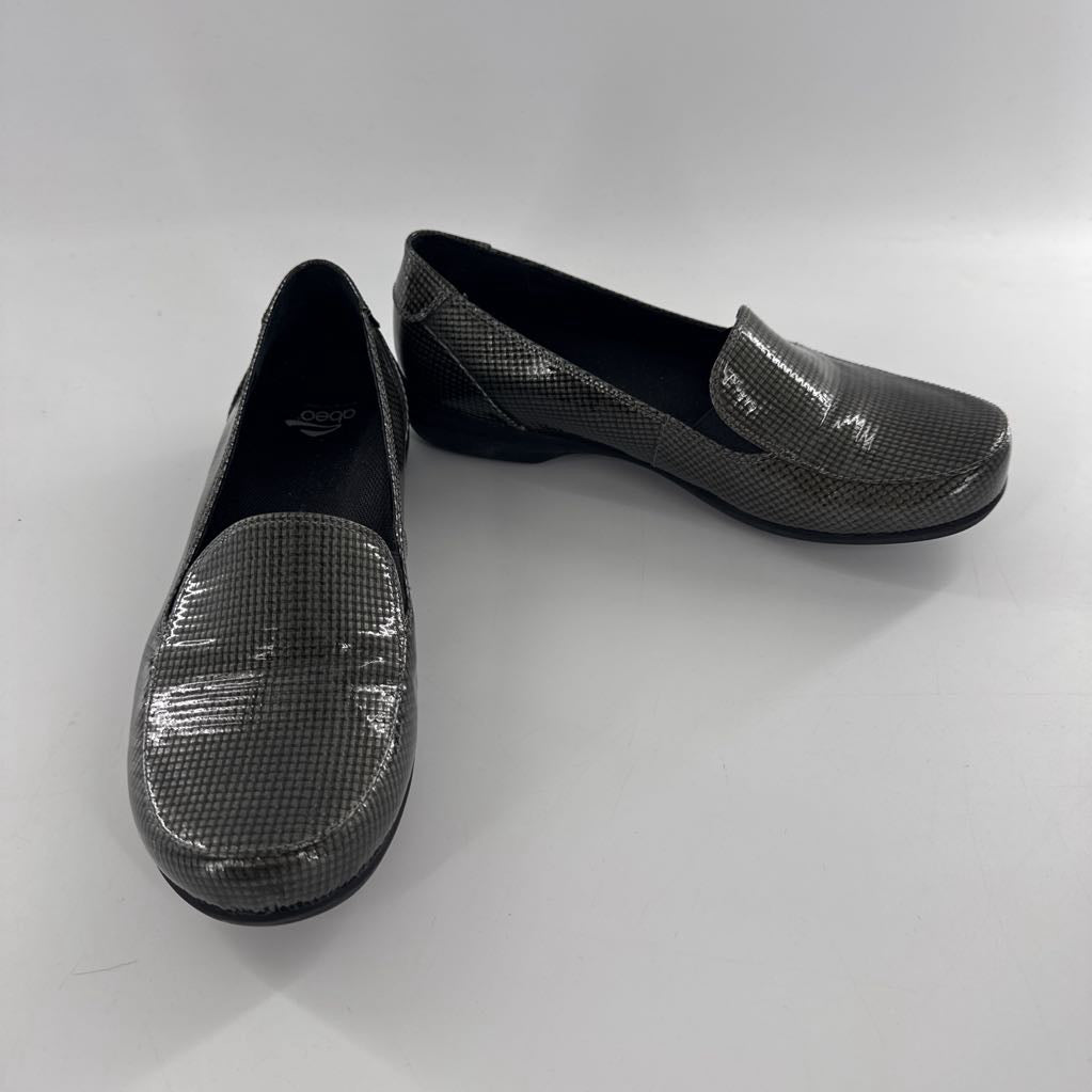 8 patent leather loafers