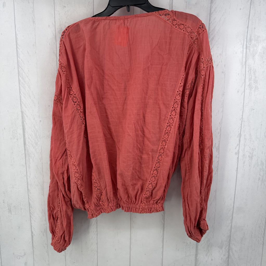 M l/s embroidered tie top