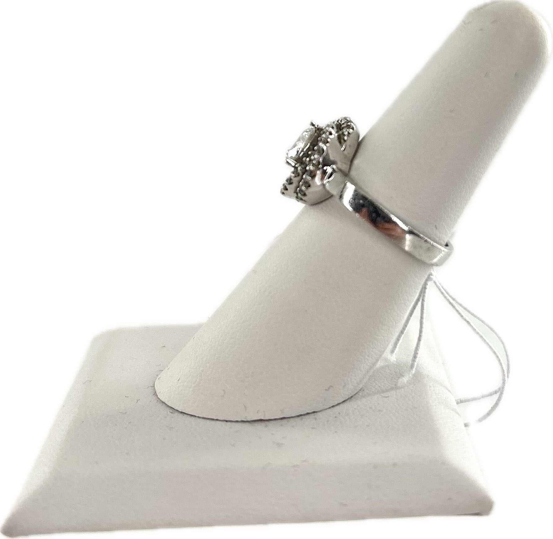 Sz8 silvertone rhinestone swirl cocktail ring