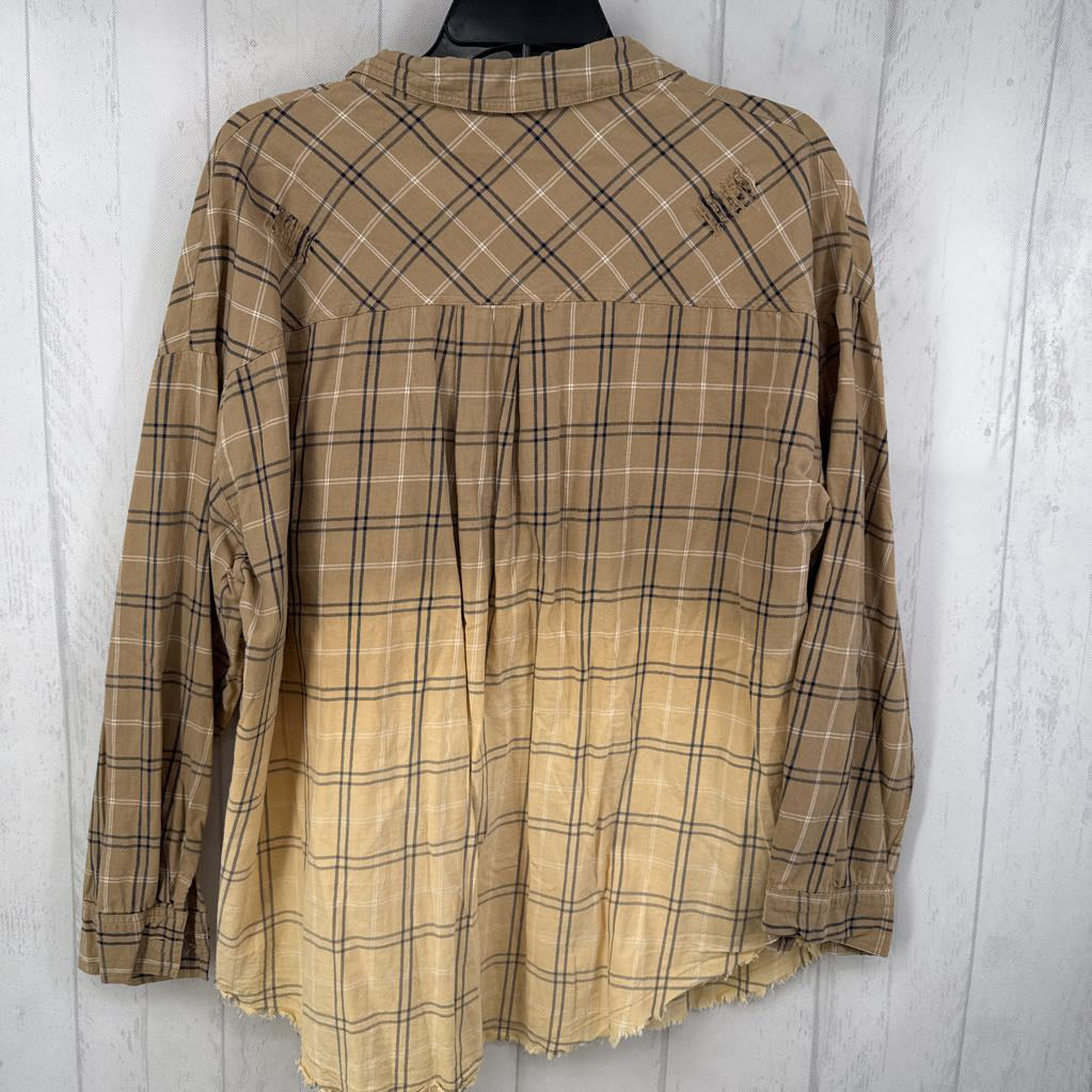 XL distressed plaid button down l/s top