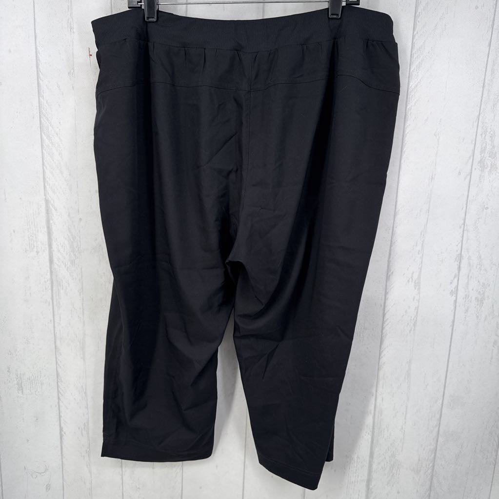 XL pull-on capris