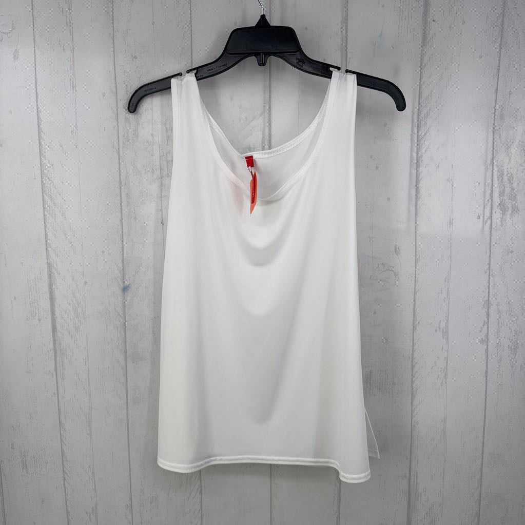 M scoop neck tank