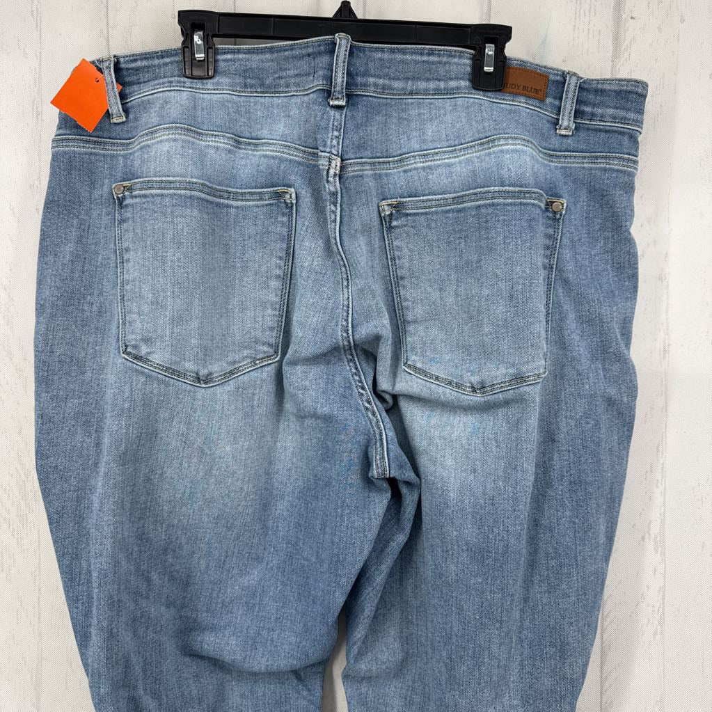 22W Boyfriend Fit Jeans