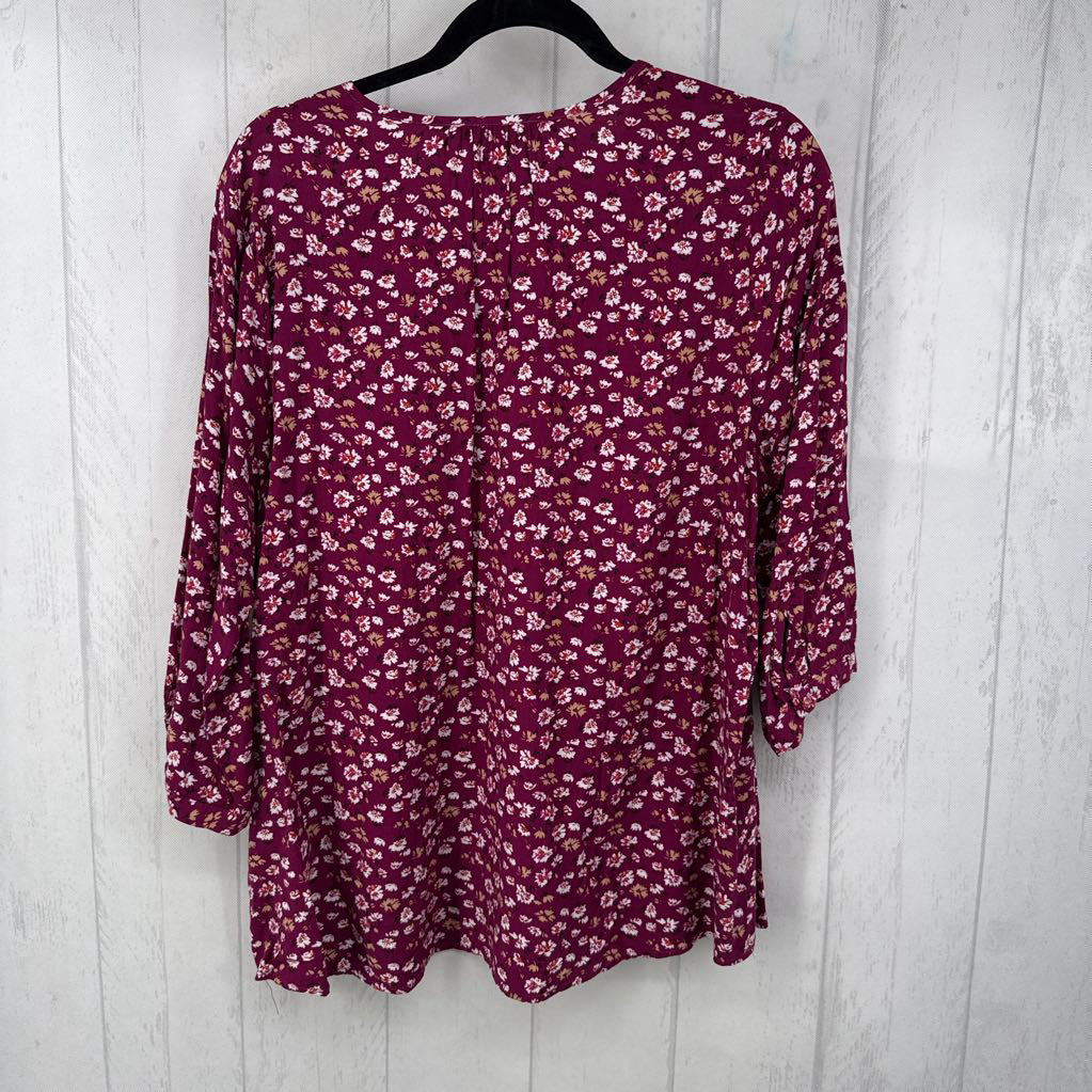 1X v-neck flo print 3/4 slv top