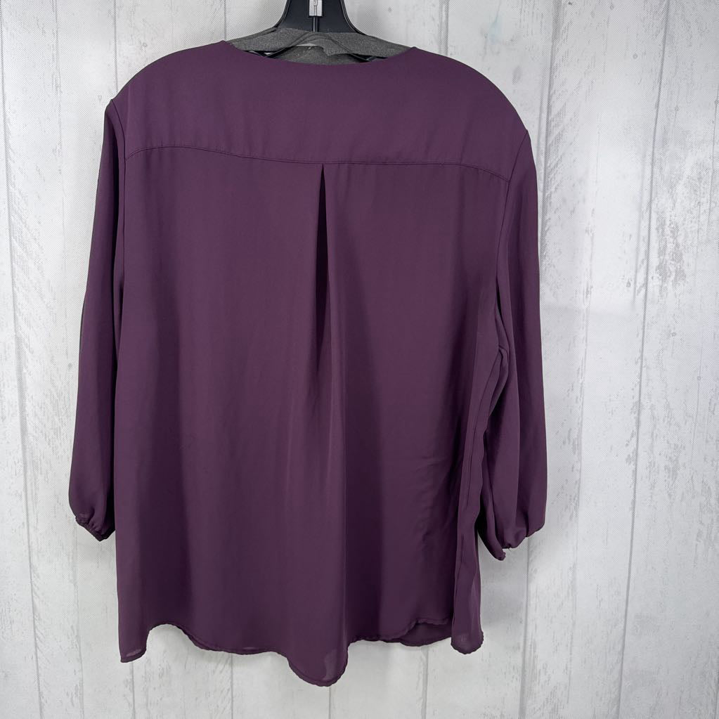 XL v-neck 3/4 slv top