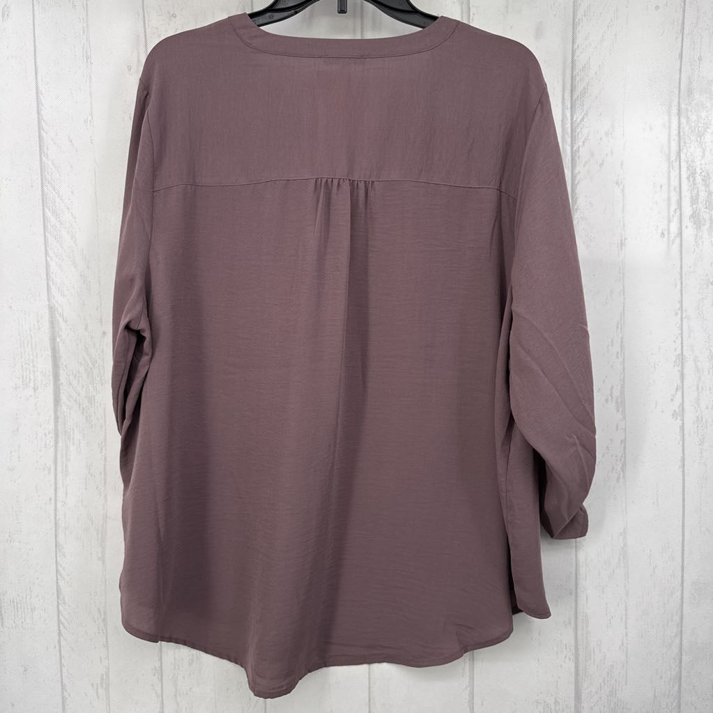 1x tab l/s v-neck top